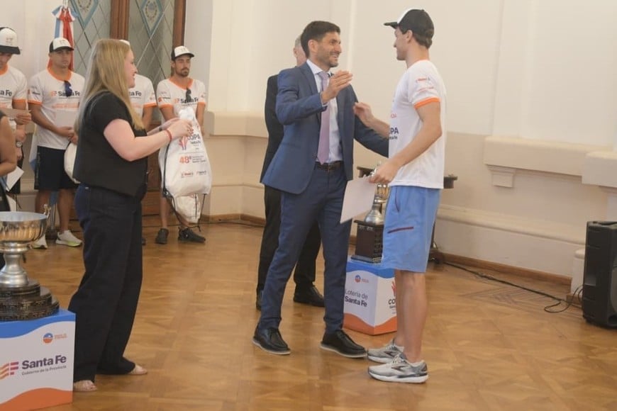 Pullaro y el italiano Occhipinti, ganador de la edición 2025. Foto: Guillermo Di Salvatore.