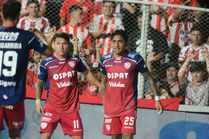 Unión vs Gimnasia de Mendoza. Foto: Manuel Fabatía