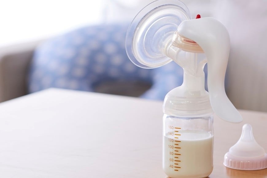 La extracción de leche aparece como una gran aliada, sobre todo para las mujeres que deben volver a trabajar