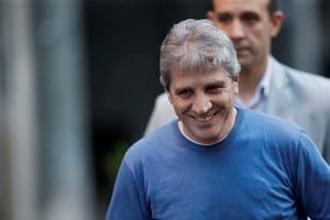 Luis Caputo, ministro de Economía de la Nación. Crédito: REUTERS/Cristina Sille