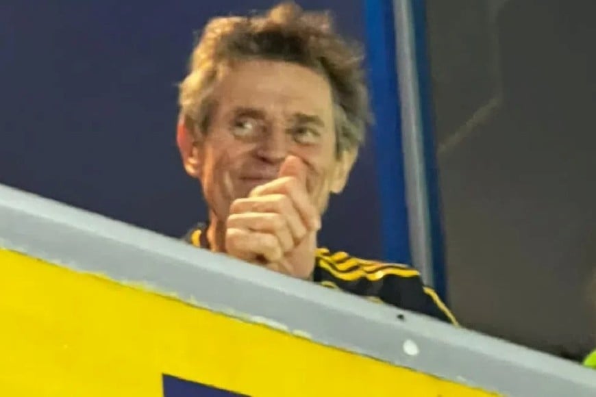 El actor disfrutando el partido en la Bombonera.