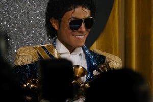 Revelaron el tráiler final del biopic de Michael Jackson.