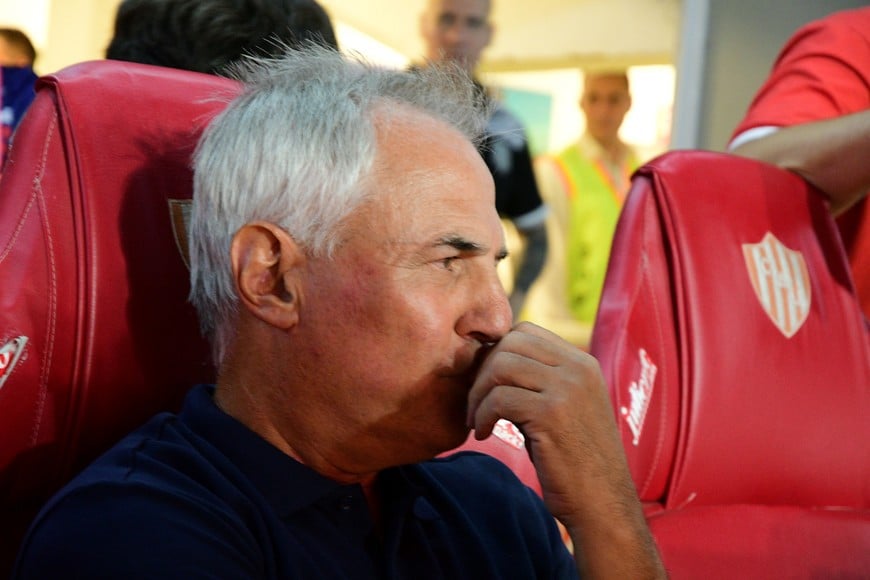 Leo Madelón lo va llevando de a poco. El del lunes era especia para "tirar a la cancha" a los más pibes. Grella entró bien, Diego Díaz ni hablar y también hizo lo suyo Misael Aguirre.