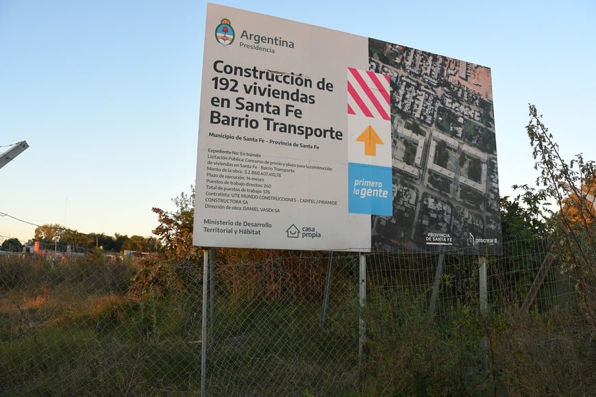 Enrico señaló que la Nación podría ceder los desarrollos de vivienda inconclusos. Crédito: Manuel Fabatía.