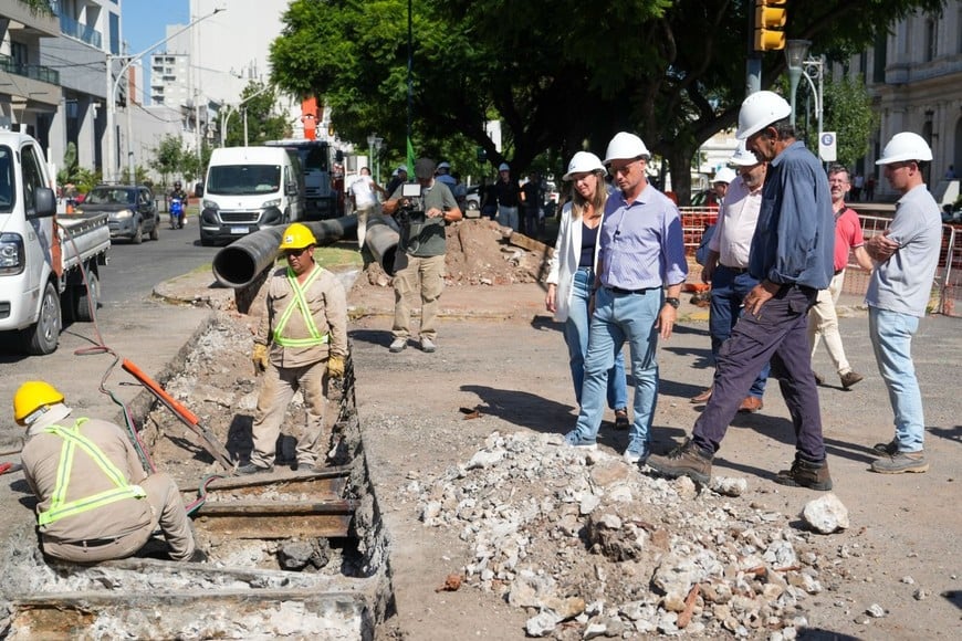 Los trabajos forman parte de un plan provincial de renovación de redes sanitarias.