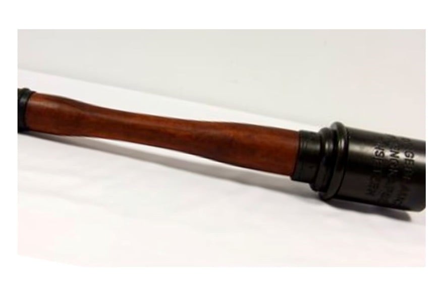 La extracción del proyectil se realizó bajo un esquema coordinado entre médicos, bomberos y los expertos antiexplosivos.