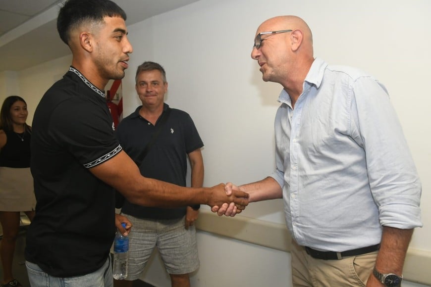 Agustín Toledo revisión médica, previa a firmar con Colón. Foto: Carolina Niklison