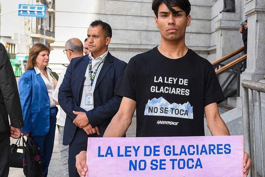 Greenpeace. Protestas por ley de Glaciares.