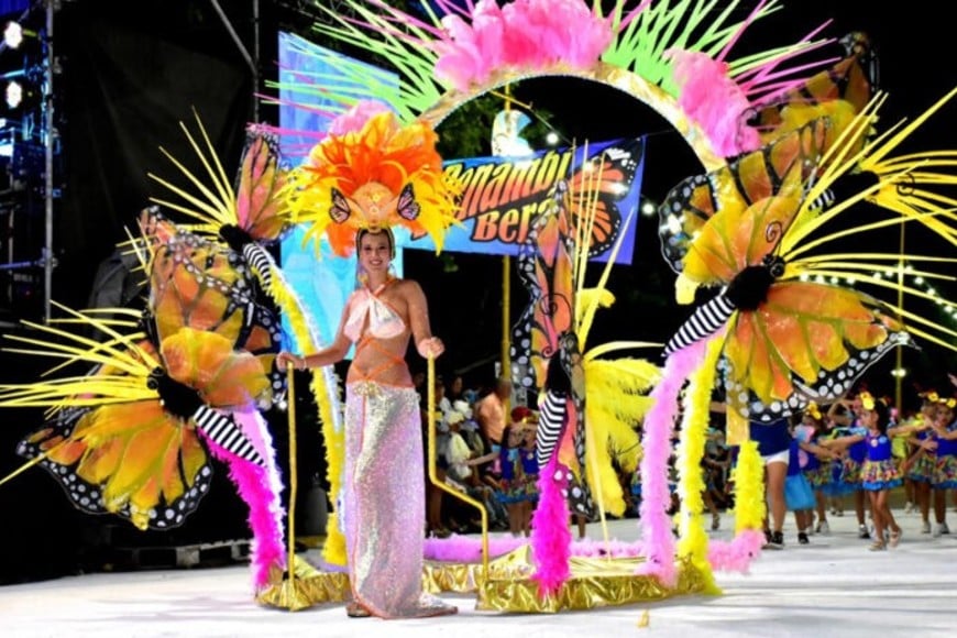 Este 2026, la fiesta presenta una estructura renovada de tres noches centrales , donde la Plaza Independencia se transformará en el escenario de un espectáculo que combina tradición, identidad y una apuesta artística superadora.