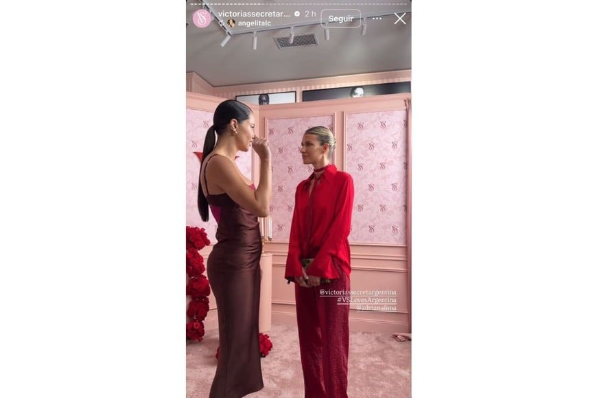 Adriana Lima junto a la influencer argentina Angie Landaburu.