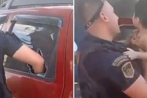 Un nene quedó solo en el auto y  un policía rompió el vidrio para sacarlo.
