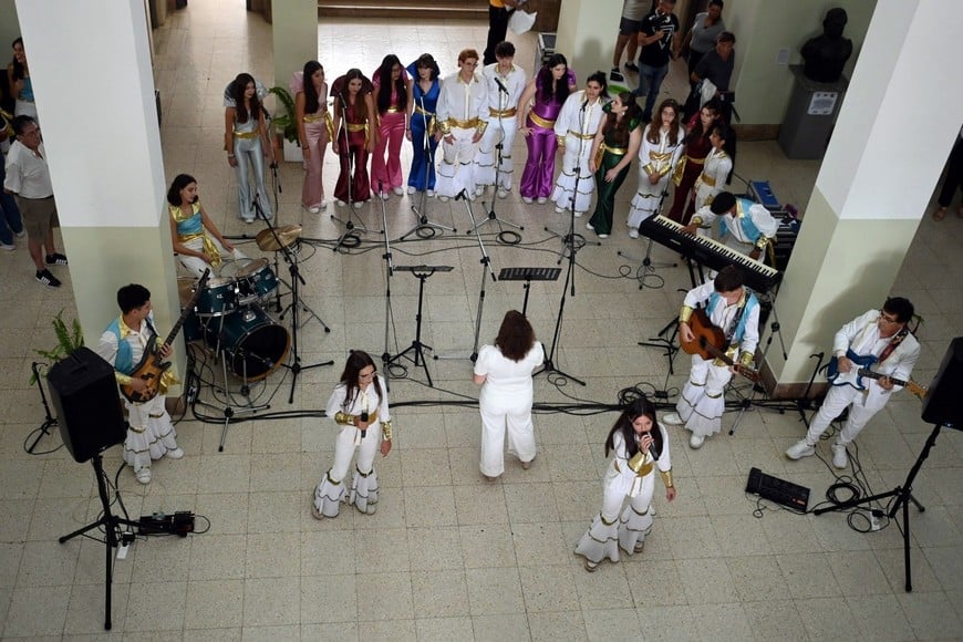 La presentación de la agrupación Canto Libre.