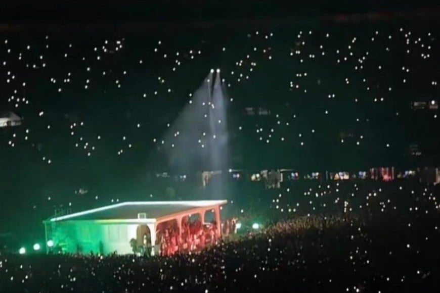 La casita de Bad Bunny es tema de conversación en las redes sociales.