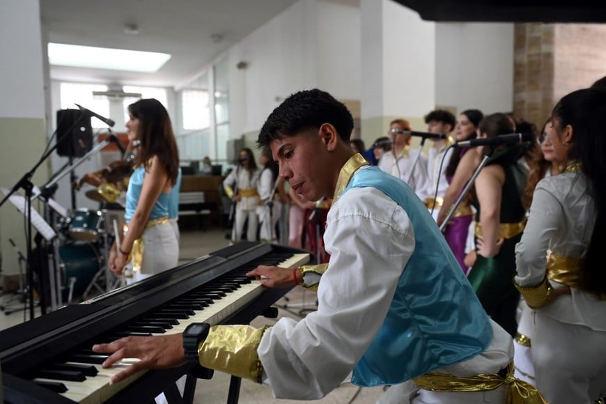 La presentación de la agrupación Canto Libre.