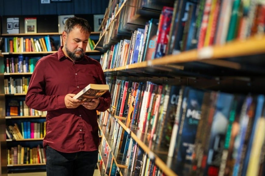 Fabricio Tocco, escritor, músico e investigador bonaerense radicado en Australia