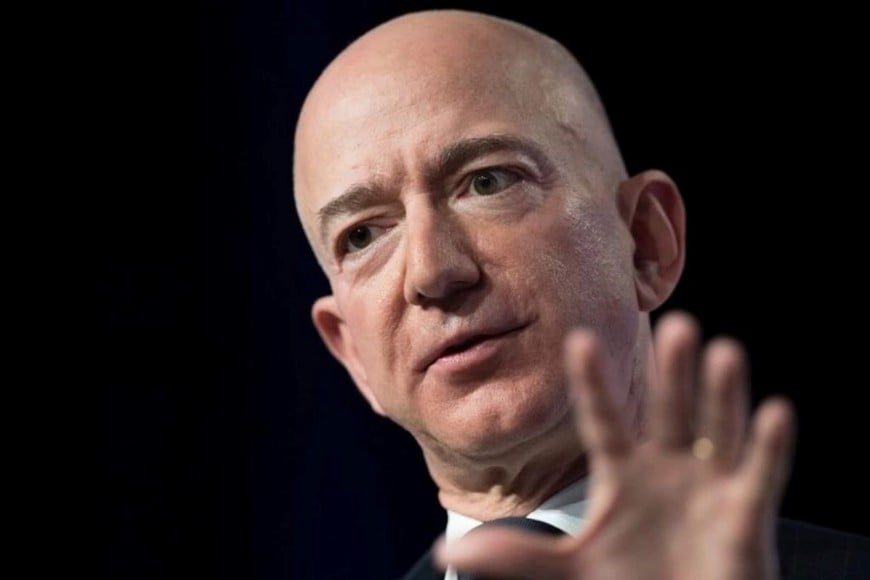Jeff Bezos, propietario del diario, impulsó una transformación que derivó en fuertes recortes.