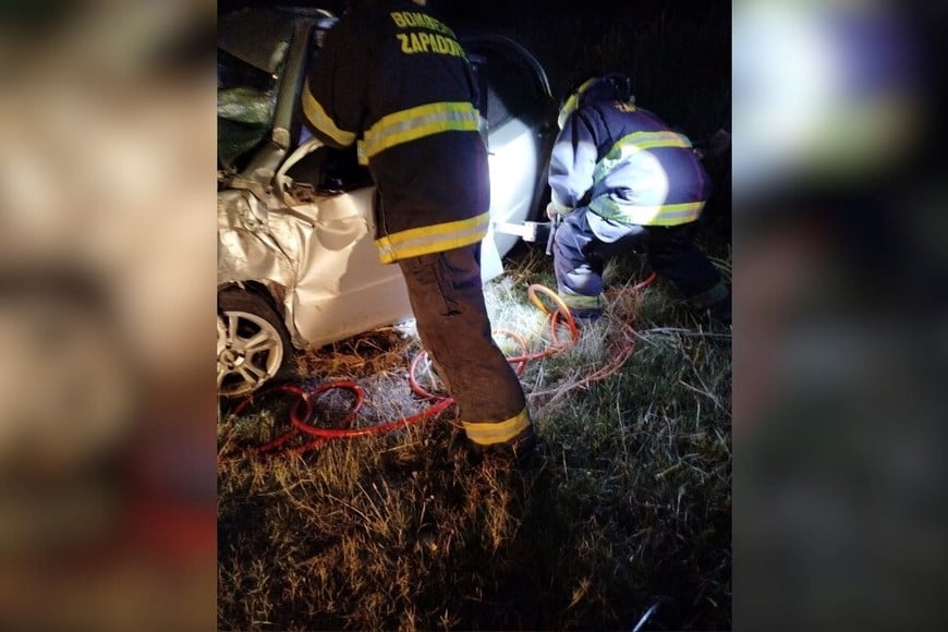 Choque frontal y vuelco en la Ruta 11: murió el chofer de un colectivo