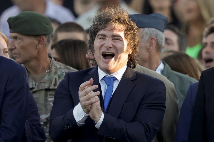 COLUMNA EDITOR
Argentina's President Javier Milei reacts during a ceremony to present the curved sabre that belonged to Argentina's independence leader General Jose de San Martin to the San Lorenzo regiment, in San Lorenzo, Santa Fe, Argentina February 7, 2026. REUTERS/Francisco Loureiro