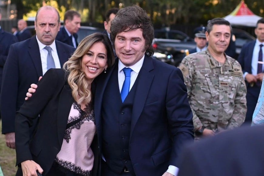 Romina Diez junto al presidente Javier Milei en San Lorenzo.