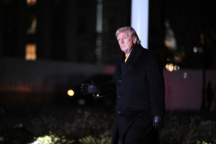 U.S. President Donald Trump gestures upon arrival at the White House, in Washington, D.C., U.S., February 9, 2026. REUTERS/Annabelle Gordon