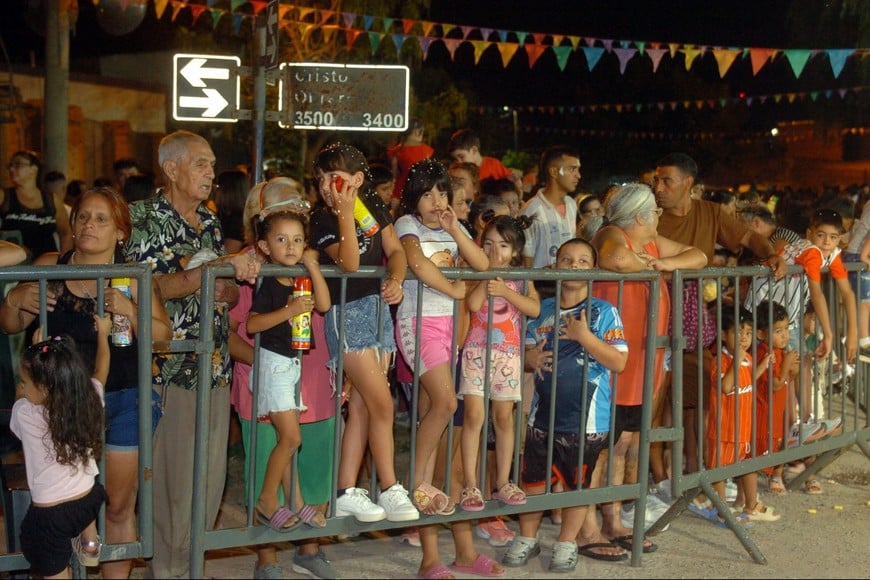 “Queremos que la Municipalidad tenga una fuerte presencia en los barrios”, dijo Mondino. 

MCSF.