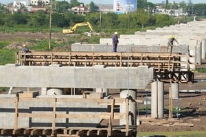 La obra pública santafesina distingue al empleo en la construcción de la provincia.