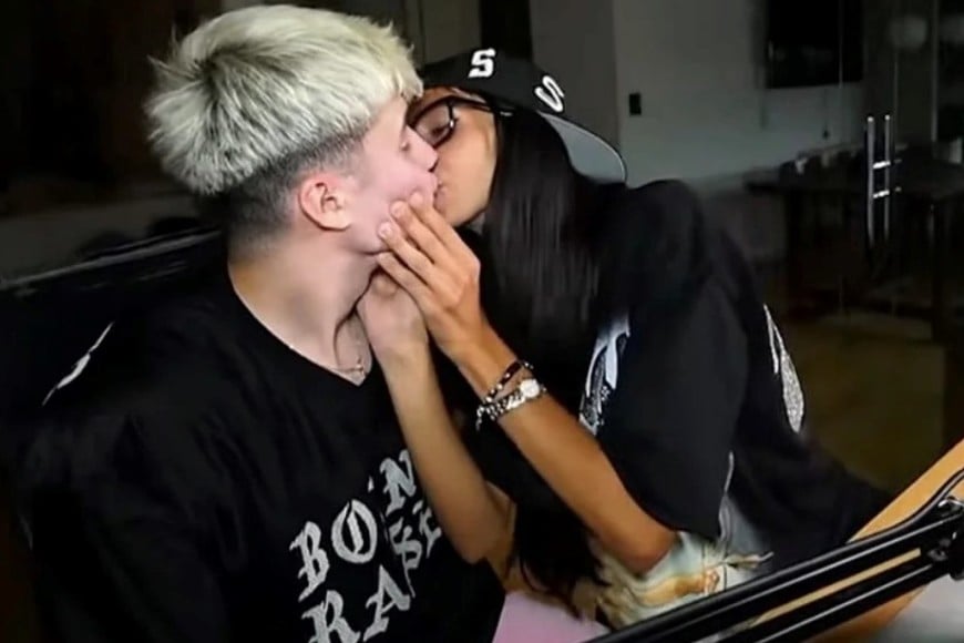 El beso que confirmó el amor.