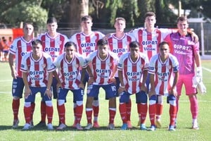 Los 11 de Trionfini en el partido con Aldosivi. Foto: Prensa Unión.