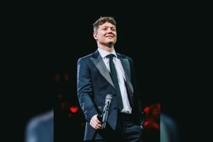 Federico Giannoni, conocido artísticamente como Emanero, es uno de los artistas más versátiles y auténticos de la música argentina. 