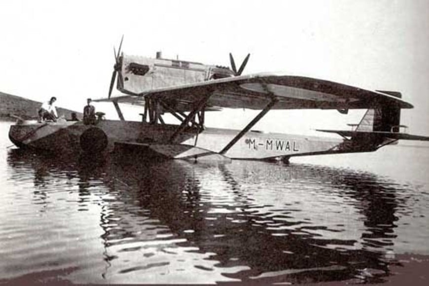 El Plus Ultra ("Más allá"). Hidroavión matrícula M-MWAL, Dornier Do J, conocido como Wal (ballena en alemán).
