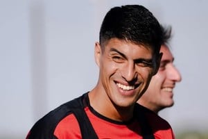 Peinipil le ganó la pulseada a Beltrán y arranca de titular. Foto: Prensa Colón.