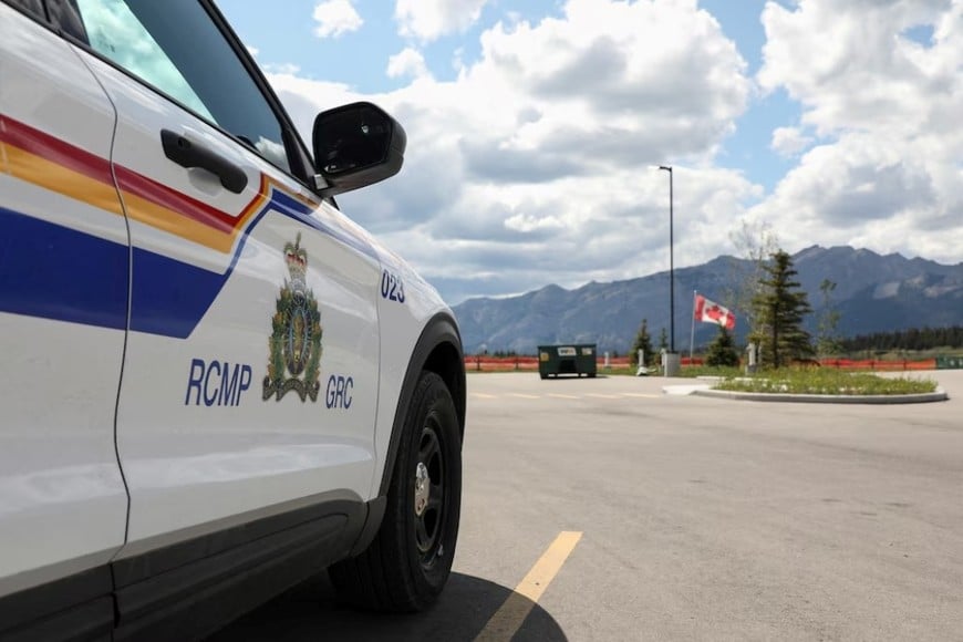 La policía canadiense informó que siete de las víctimas murieron en el centro educativo.