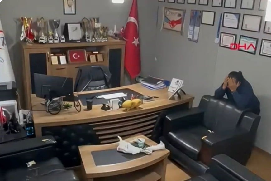 La reacción de Ilyas Yildir tras salvar su vida con la maniobra de Heimlich