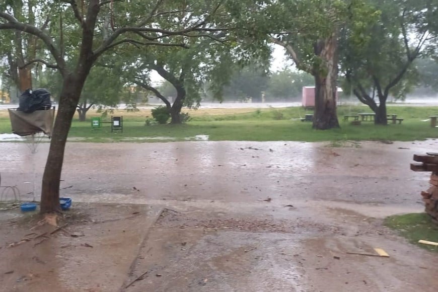Calles anegadas en la ciudad de San Cristóbal.