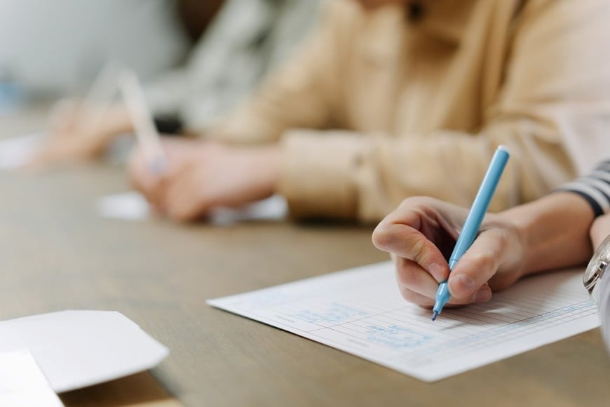 La forma de escribir comunica emociones e identidad personal.