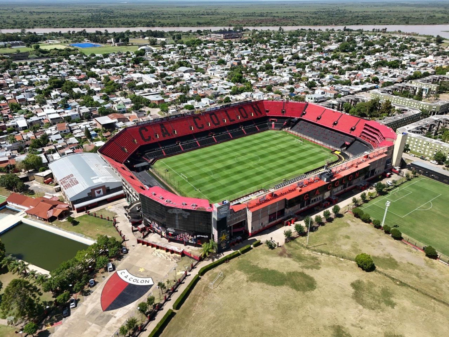 Colón - Estadio Brigadier López.