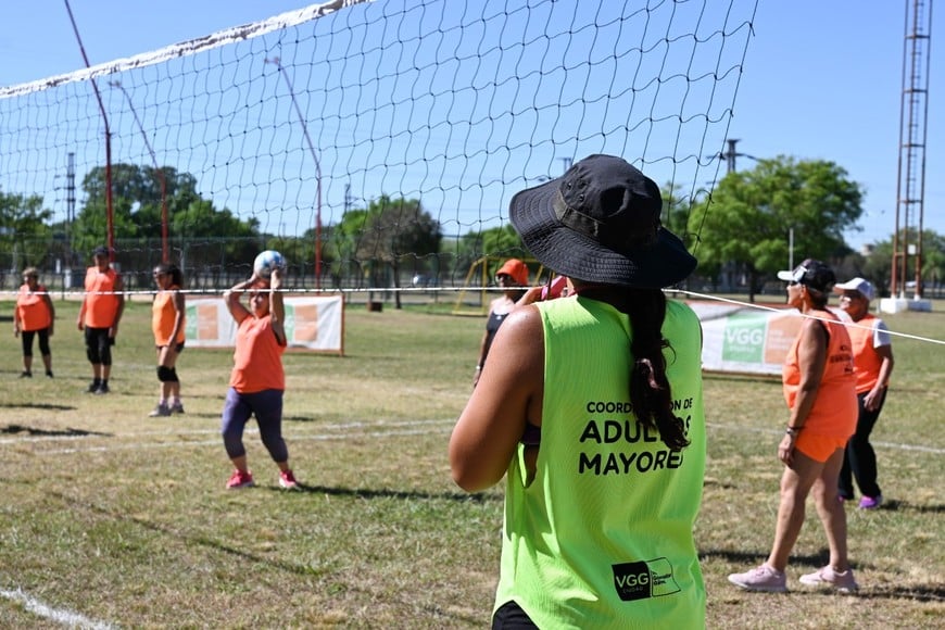 Villa Gobernador Gálvez fue epicentro de una masiva jornada para personas mayores