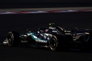 Mercedes marca el ritmo en Bahréin. Credito: REUTERS/Jakub Porzycki