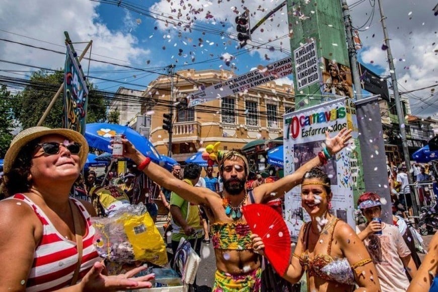 En los blocos se vive "otro" carnaval.