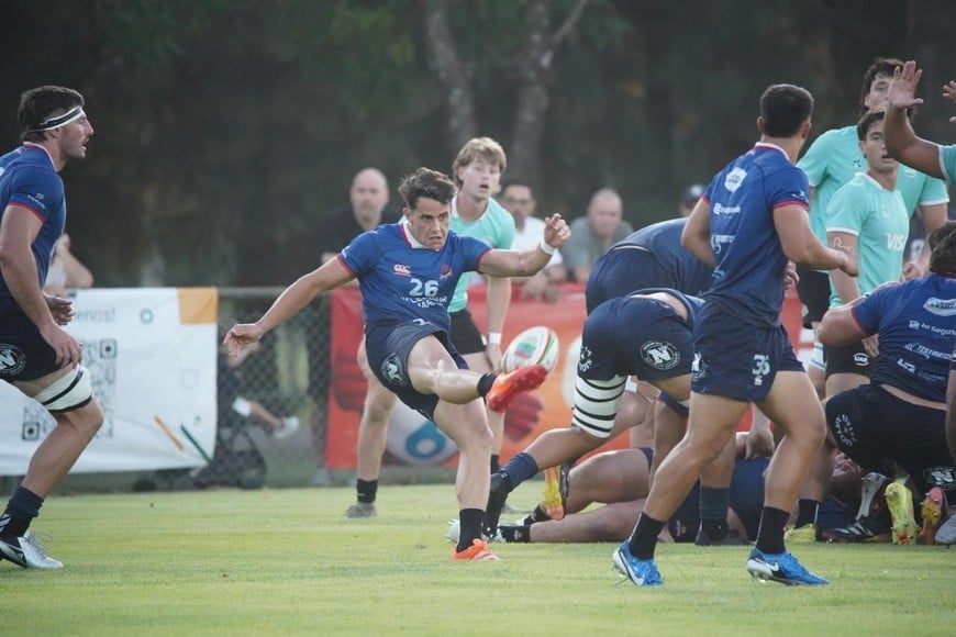 Capibaras y Pumitas “iluminaron” Sauce Viejo con su rugby. Foto: Fernando Nicola