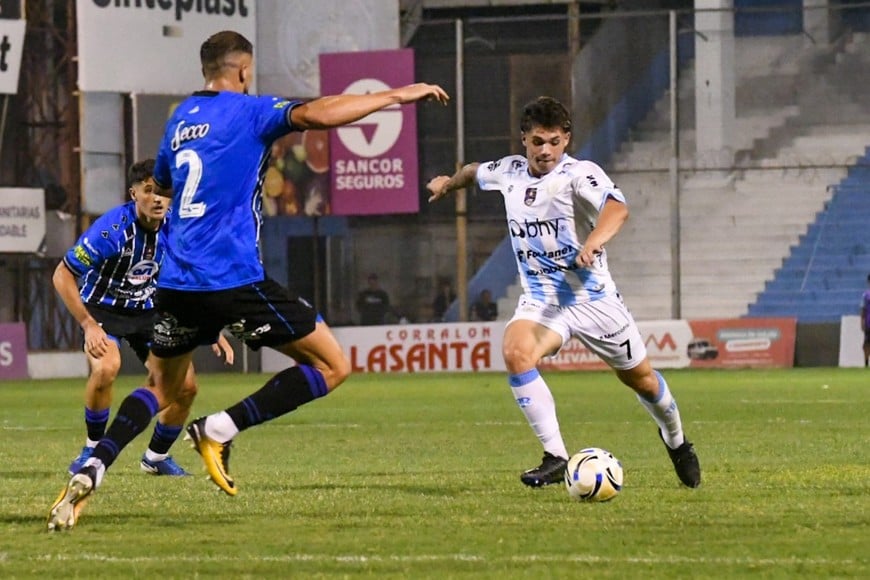 Atlético igualó sin goles ante Almagro en su regreso a la categoría. Crédito: Prensa Atlético Rafaela.