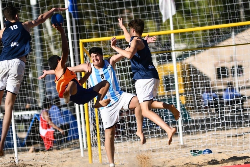 Rosario recibe a la élite del beach handball de Sudamérica en el cierre de la Playa Olímpica