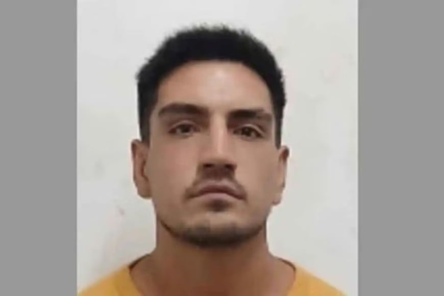 El prófugo habría huido por el techo del centro de salud.