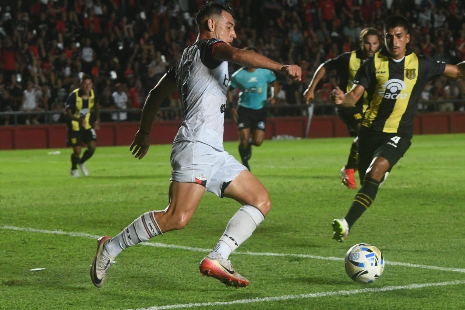 Colón-Deportivo Madryn | Primera Nacional - Torneo Nacional | Estadio Brigadier López - Cementerio de Elefantes. Foto: Carolina Niklison