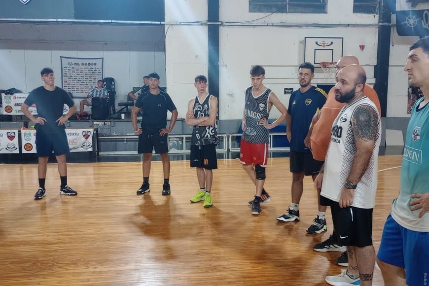 Un instante de uno de los intensos entrenamientos del plantel esperancino.