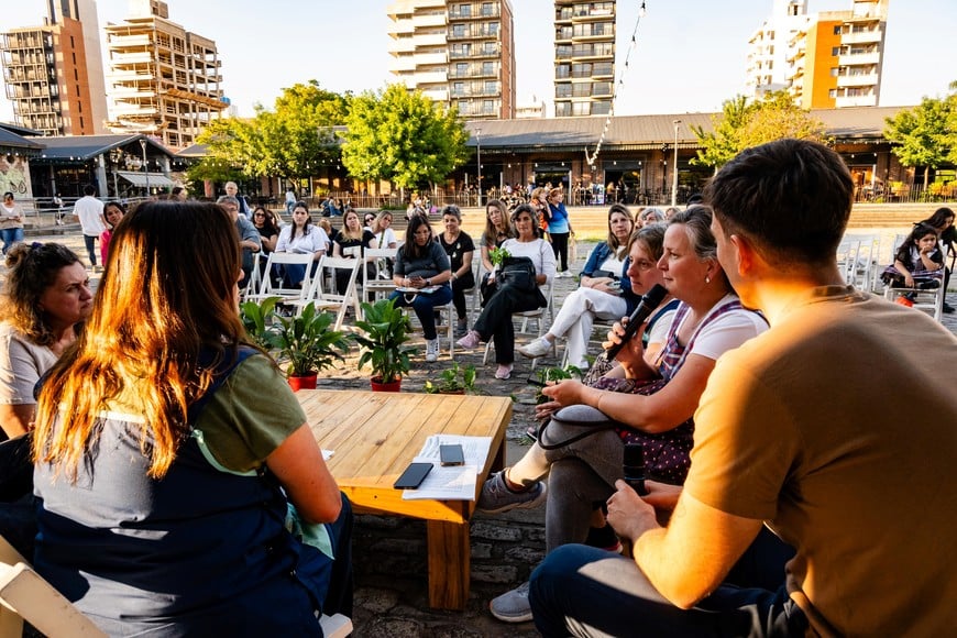 Del residuo a la tierra: el desafío de derribar mitos para instalar el compostaje en la vida urbana de Rosario