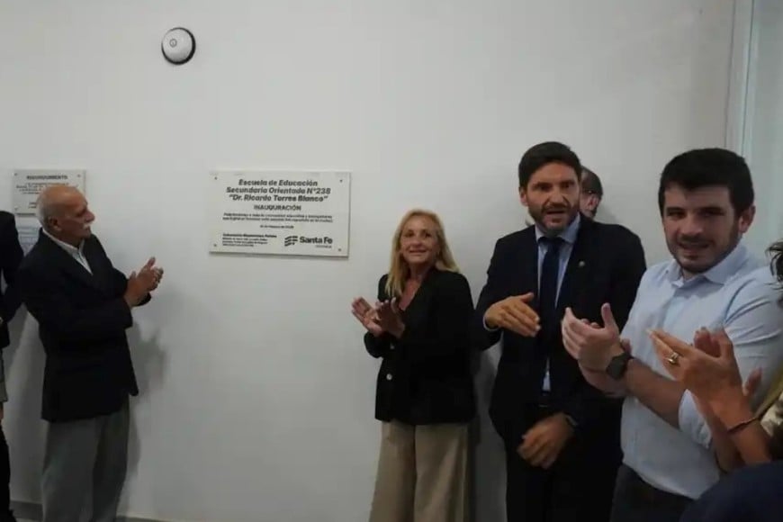 Con la presencia de Pullaro, se inauguró el nuevo edificio de la Escuela N° 238 en Venado Tuerto