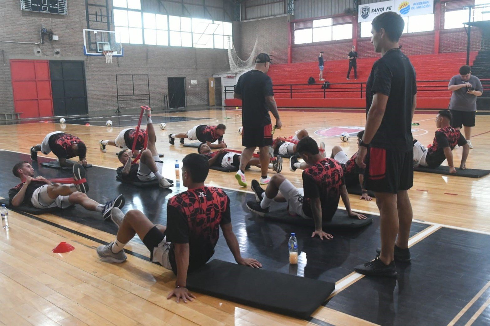 Colón-Deportivo Madryn | Primera Nacional - Torneo Nacional | Estadio Brigadier López - Cementerio de Elefantes. Foto: Carolina Niklison