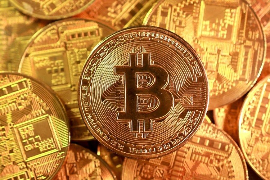 Representation of Bitcoin cryptocurrency in this illustration taken September 10, 2025. REUTERS/Dado Ruvic/Illustration/File Photo