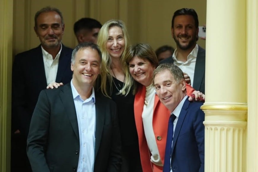 Manuel Adorni, Karina Milei, Patricia Bullrich y Diego Santilli son figuras de un tablero oficialista que ya se mueve de cara a las elecciones.